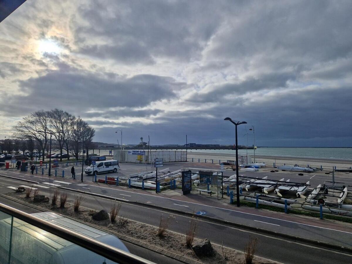 Descente A La Mer Булон сюр Мер Стая снимка